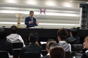 高校生の悩み ～学費のサポート～