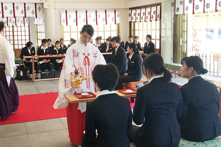 日本の伝統、和の結婚式